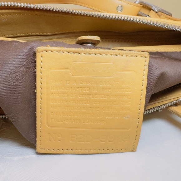 Coach 9849 Legacy Hamptons Carryall - Picture 7 of 7